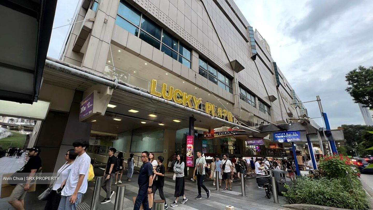 Lucky Plaza (D9), Shop House #628802141